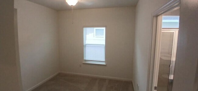 Building Photo - 7898 SW 74th Lp