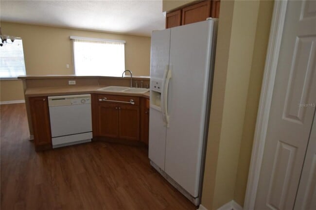 Building Photo - 206 Windridge St