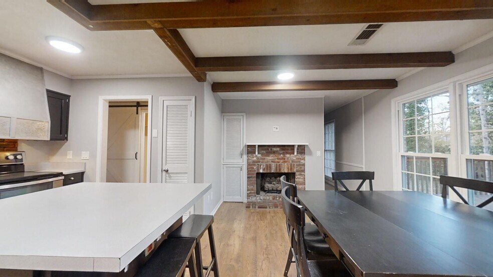 Building Photo - 1414 Katie Ln