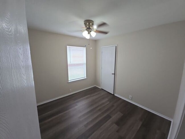 Building Photo - **Charming 3-Bed, 2-Bath Home in Melissa, ...