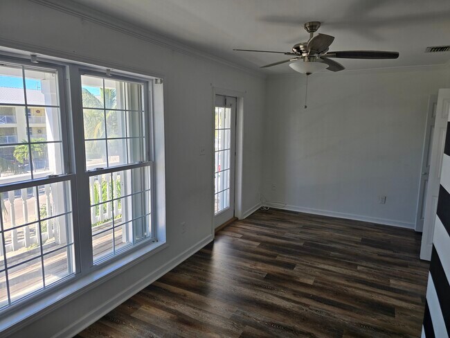 Building Photo - 374 73rd St #6