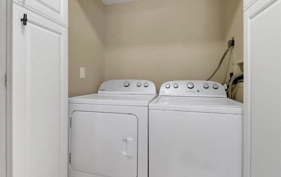 Building Photo - 13711 Raleigh Ln