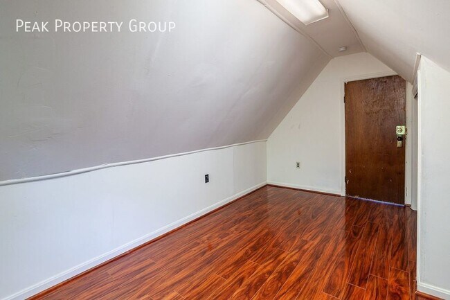 Building Photo - 3012 Marshall Ave