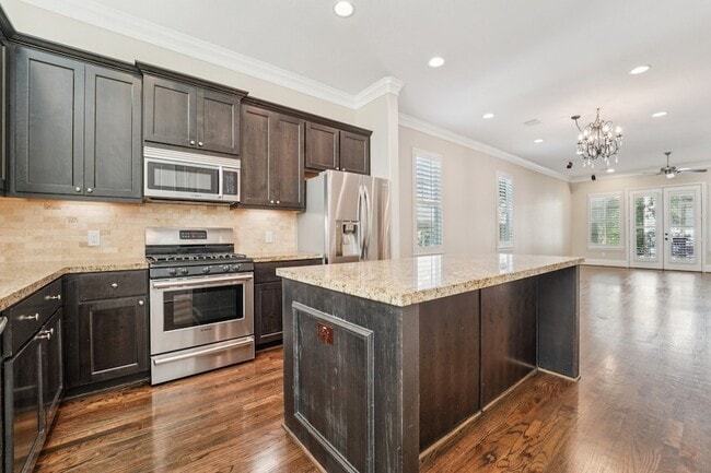 Building Photo - 2421 Beall St