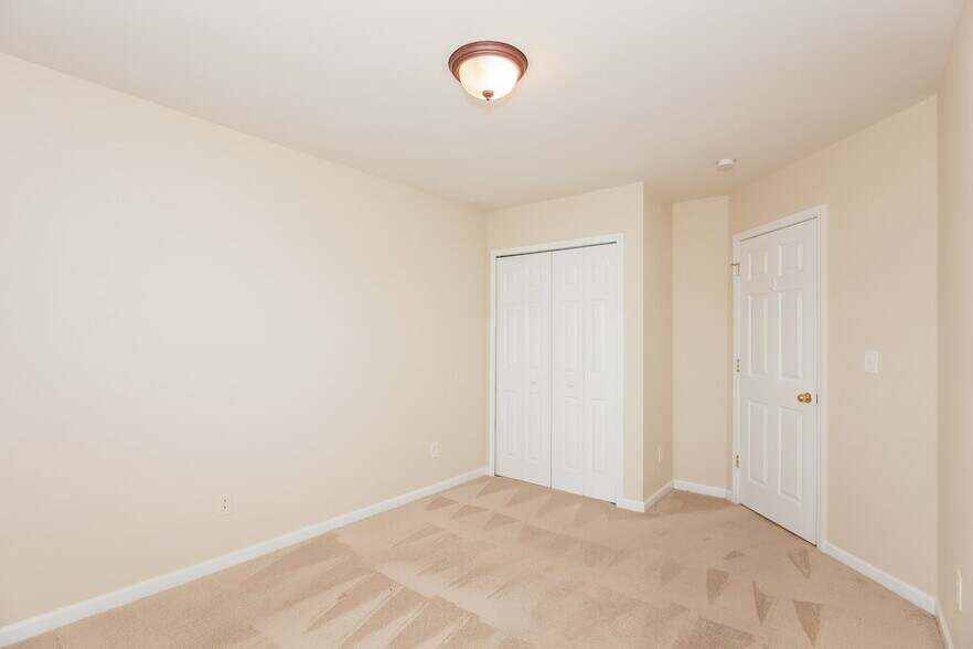 Building Photo - 4720 Abercromby St
