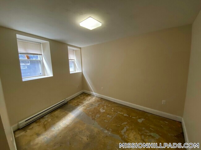 Building Photo - 895 Huntington Ave