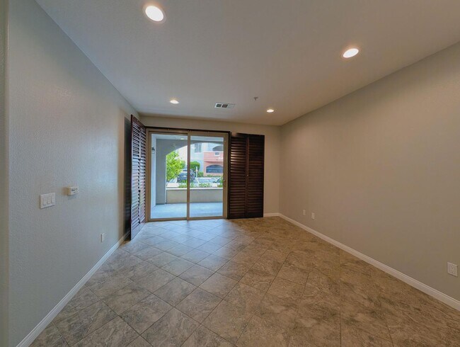 Building Photo - Coming Soon! Beautiful Ground Floor Condo in Carmel Valley