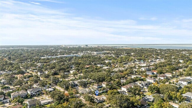 Building Photo - 4102 W Sevilla St