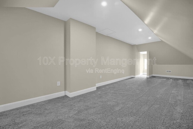 Building Photo - 555 Kimball Pl