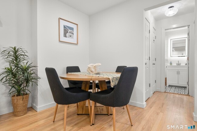 Building Photo - 1742 Boston Post Rd