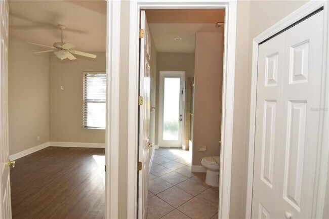 Building Photo - 16 Eastlake Dr