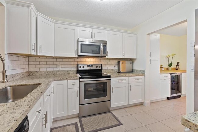 Building Photo - 6734 Bridlewood Ct