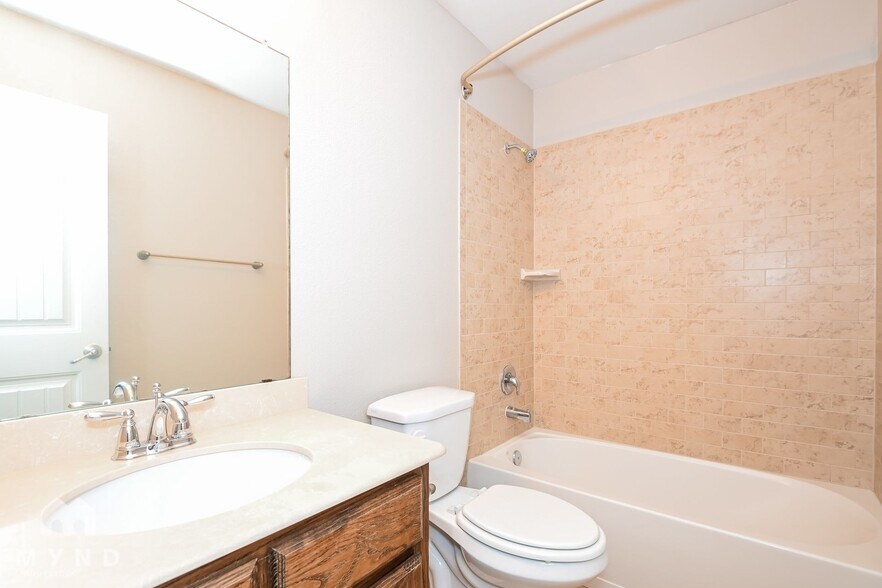 Building Photo - 1020 Hiddencreek Dr