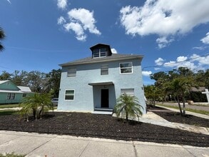Building Photo - Apartment in Historical Tarpon Springs