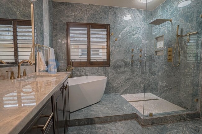 Building Photo - 1209 Savoy Ln