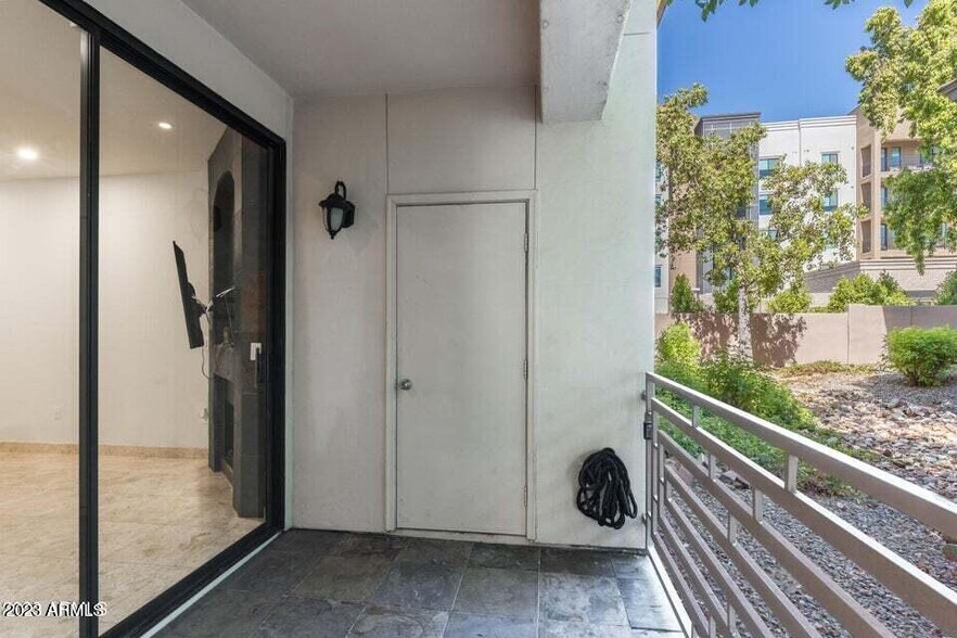 Building Photo - 3235 E Camelback Rd