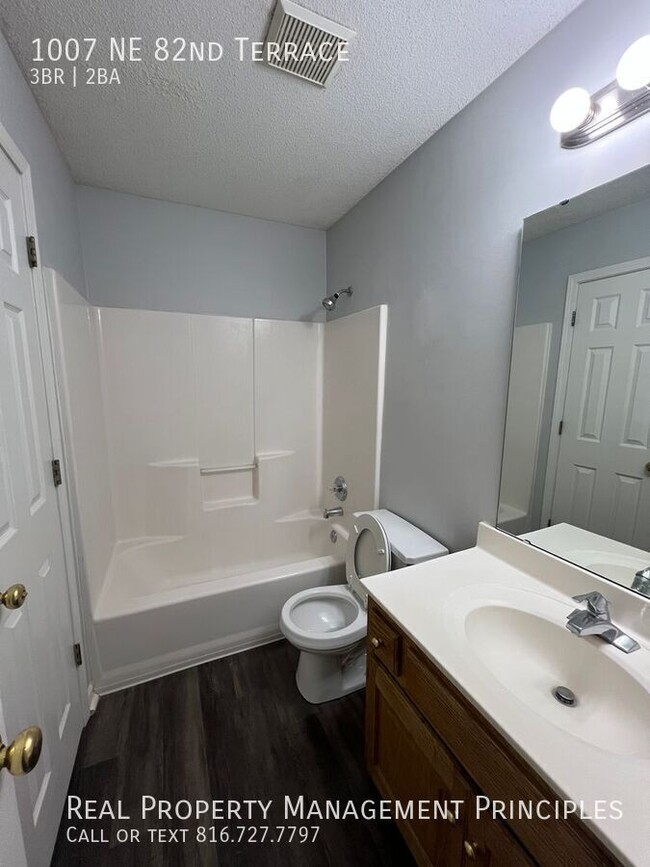 Building Photo - Recently Remodeled, 3 Bedroom, 2 Bath Town...