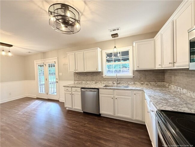 Building Photo - 3083 Carolina Way
