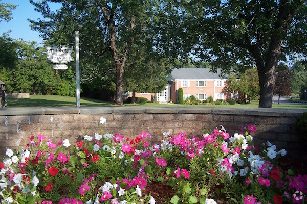 Building Photo - Pittsford Village Estates