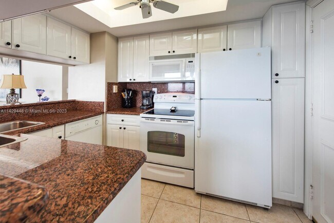 Building Photo - 4010 Galt Ocean Dr