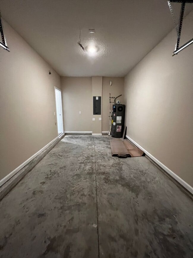 Building Photo - Brand New 3/2.5 Townhome!