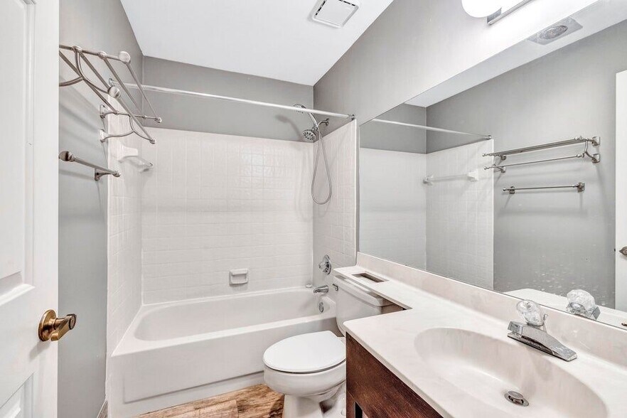 Building Photo - 2075 NW 15th Pl