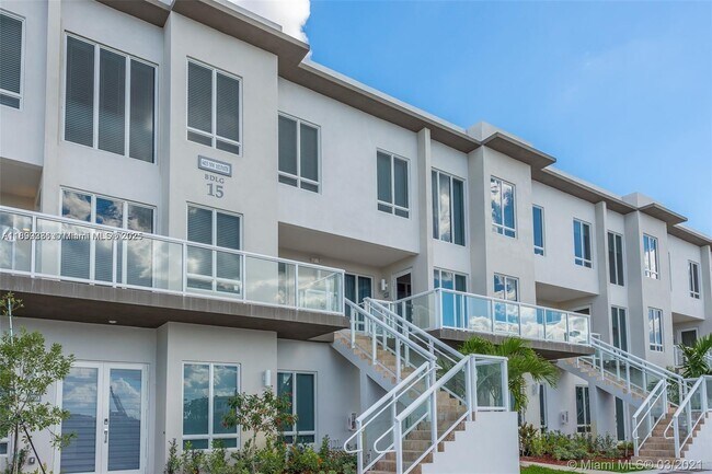 Building Photo - 6310 NW 103rd Pl