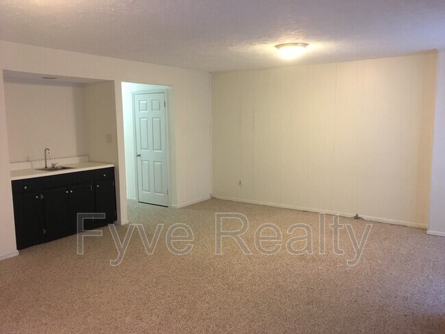 Building Photo - 3166 Borge St