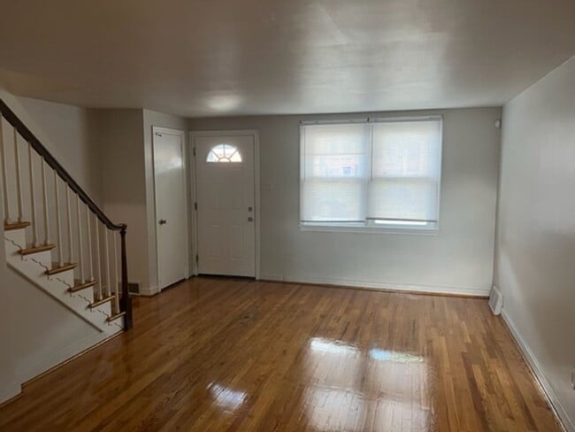 Building Photo - $1,300 harrisburg 3 bedroom house for rent