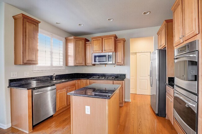 Building Photo - 16653 Edwards Way
