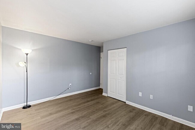 Building Photo - 348 Woodlawn Terrace