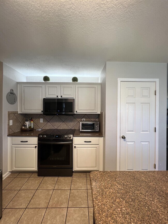 Building Photo - 646 Lynx Mountain