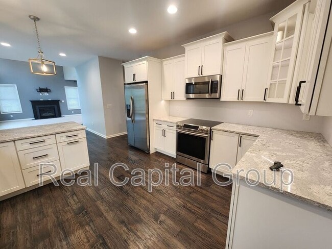 Building Photo - 40 Haywood Ln