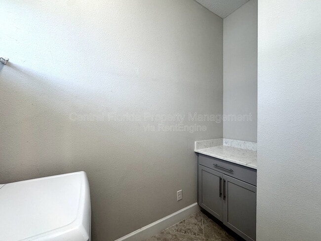 Building Photo - 13808 Chauvin Ave