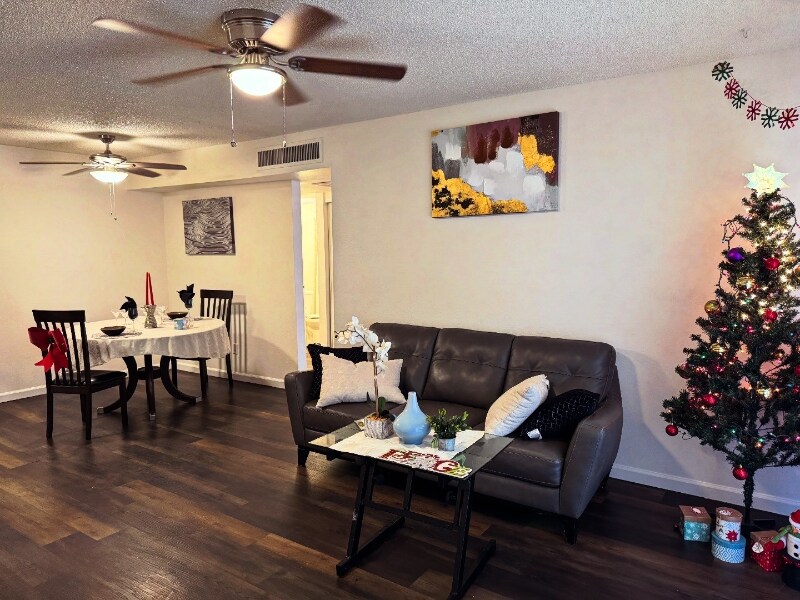 Building Photo - 4444 N 7th Ave