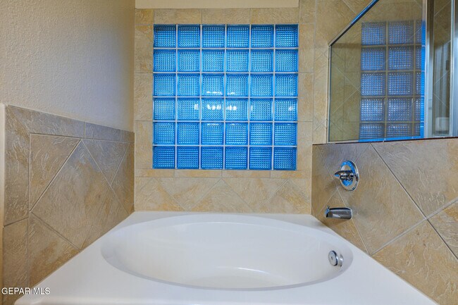 Building Photo - 14212 Otter Point Ct