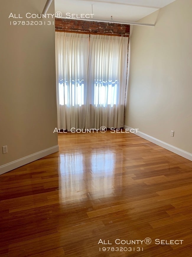 Building Photo - 27 Fayette St