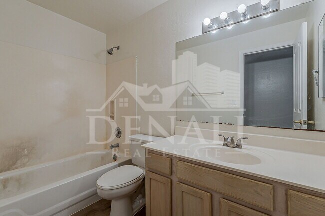 Building Photo - 15728 N 104th St
