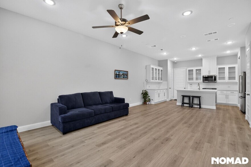 Building Photo - 12990 Jk Ojha St