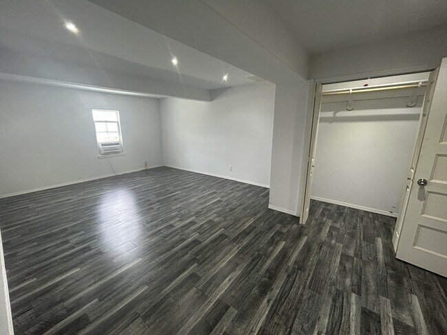 Building Photo - 4335 Georgia St