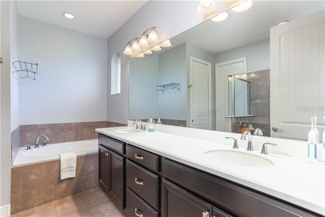 Building Photo - 7804 Loren Cove Dr