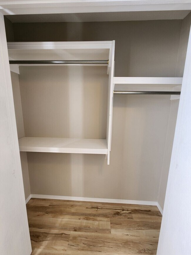 Building Photo - Spacious 2-Bedroom, 2-Bathroom Home AVAILABLE NOW!!