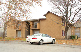 Building Photo - Knollwood Apartments