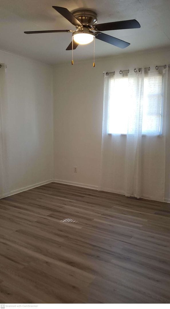 Building Photo - Cute home in Miamisburg center with AC! Has garage with opener- perfect for winter!