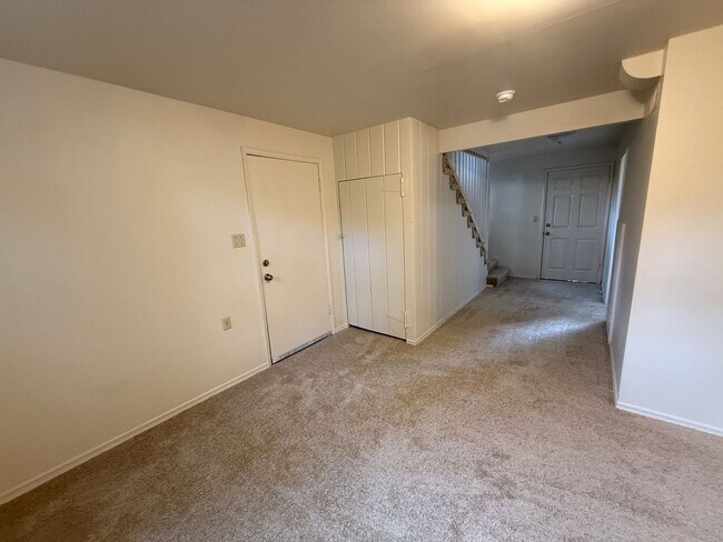 Building Photo - Lovely and Warm Home in Edmonds Available Now