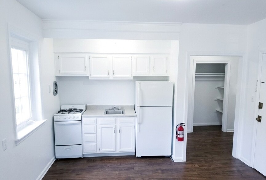 Kitchen - 17 Old Allamuchy Rd