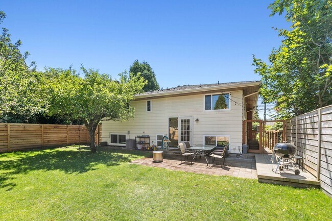 Building Photo - 4bd/2.75ba Seattle House