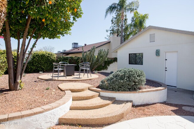 Building Photo - 6302 E Winchcomb Dr