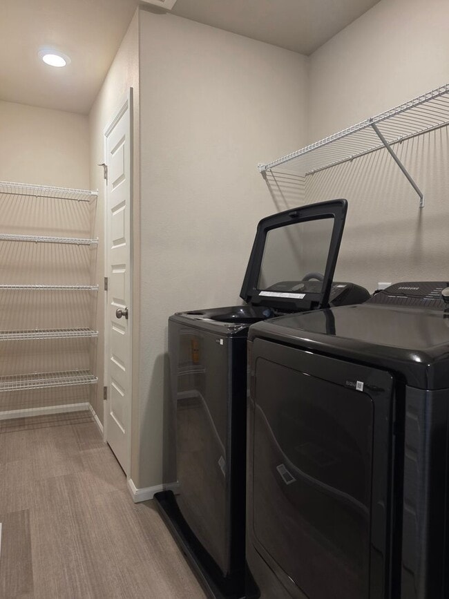 Building Photo - 4 Bedroom Home in Soundview Estates!