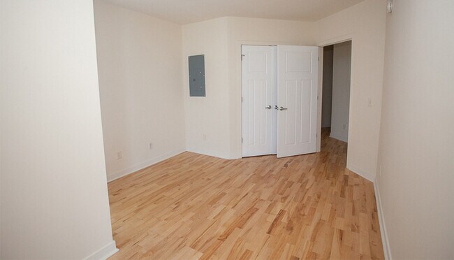 Building Photo - 242 E Water St